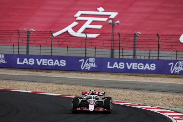 F1 - CHINESE GRAND PRIX 2025 87 BEARMAN Ollie Oliver (gbr), Haas F1 Team VF-25 Ferrari, action during the Formula 1 Heineken Chinese Grand Prix 2025, 2nd round of the 2025 FIA Formula One World Championship, WM, Weltmeisterschaft from March 21 to 23, 2025 on the Shanghai International Circuit, in Shanghai, China - ShanghaiChina  Copyright: xXavixBonillax