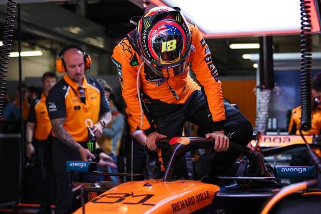 F1 - CHINESE GRAND PRIX 2025 PIASTRI Oscar (aus), McLaren F1 Team MCL39, portrait during the Formula 1 Heineken Chinese Grand Prix 2025, 2nd round of the 2025 FIA Formula One World Championship, WM, Weltmeisterschaft from March 21 to 23, 2025 on the Shanghai International Circuit, in Shanghai, China - ShanghaiChina  Copyright: xEricxAlonsox