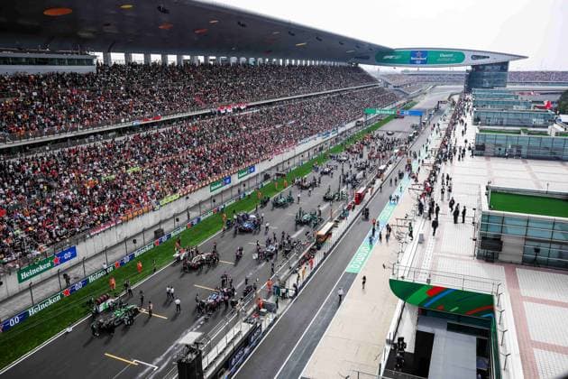 F1 - CHINESE GRAND PRIX 2025 General view of the grid, ambience during the Formula 1 Heineken Chinese Grand Prix 2025, 2nd round of the 2025 FIA Formula One World Championship, WM, Weltmeisterschaft from March 21 to 23, 2025 on the Shanghai International Circuit, in Shanghai, China - ShanghaiChina  Copyright: xEricxAlonsox