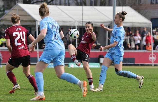 23.03.2025 - Fussball - Saison 2024 2025 - 2. Frauen - Fussball - Bundesliga - 19. Spieltag: 1. FC Nürnberg FCN ( Club Clubfrauen ) - VfL Bochum - Sportfoto Zink DaMa - xdaxmax - Marina Scholz (7, 1. FC Nürnberg FCN ) Franziska Wenzel (31, VfL Bochum )