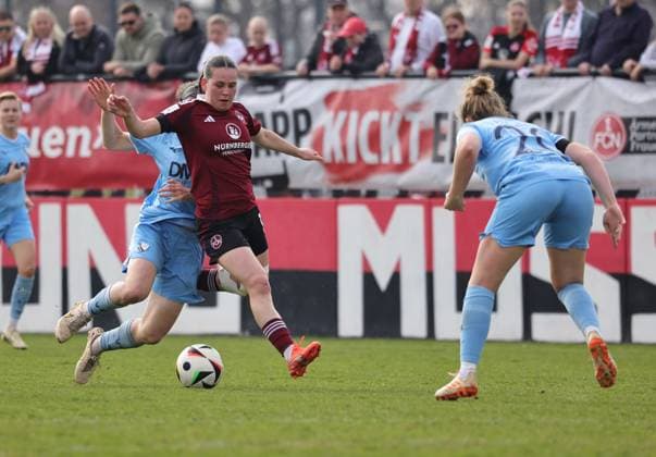23.03.2025 - Fussball - Saison 2024 2025 - 2. Frauen - Fussball - Bundesliga - 19. Spieltag: 1. FC Nürnberg FCN ( Club Clubfrauen ) - VfL Bochum - Sportfoto Zink DaMa - xdaxmax - Alina Angerer (24, VfL Bochum ) Jonna Brengel (17, 1. FC Nürnberg FCN ) Amelie Fölsing Foelsing (20, VfL Bochum )