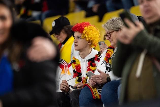 GER, Nations League, Deutschland vs Italien 23.03.2025, Signal Iduna Park, Dortmund, GER, Nations League, Deutschland vs Italien im Bild: Deutschland Germany GER Fan mit Peruecke