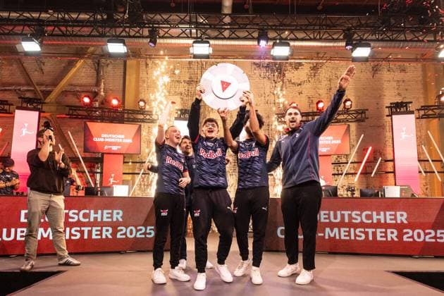 VBL Club Championship by WOW; 23.03.2025 Levy Finn Rieck (RB Leipzig, RBLZ_LEVYFINN), Anders Vejrgang (RB Leipzig, RBLZ_Vejrgang), Umut Gültekin (RB Leipzig, rblz_umut) Siegerehrung, die Meisterscheibe. Deutsche Club-Meister 2025. VBL Club Championship by WOW; 23.03.2025 Copyright: xBEAUTIFULxSPORTS Buriakovx