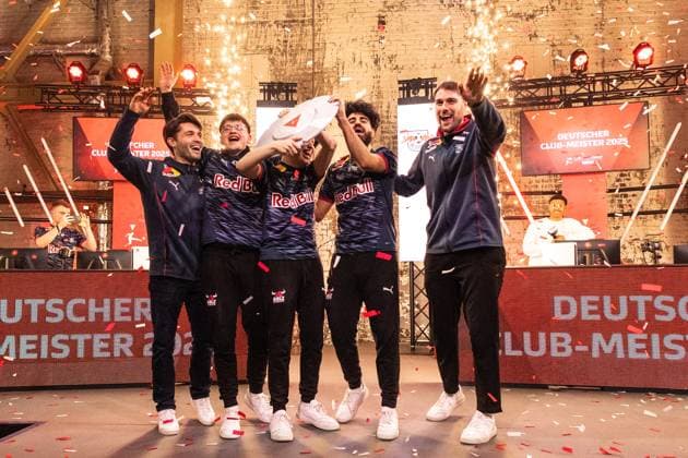 VBL Club Championship by WOW; 23.03.2025 Levy Finn Rieck (RB Leipzig, RBLZ_LEVYFINN), Anders Vejrgang (RB Leipzig, RBLZ_Vejrgang), Umut Gültekin (RB Leipzig, rblz_umut) Siegerehrung, die Meisterscheibe. Deutsche Club-Meister 2025. VBL Club Championship by WOW; 23.03.2025 Copyright: xBEAUTIFULxSPORTS Buriakovx