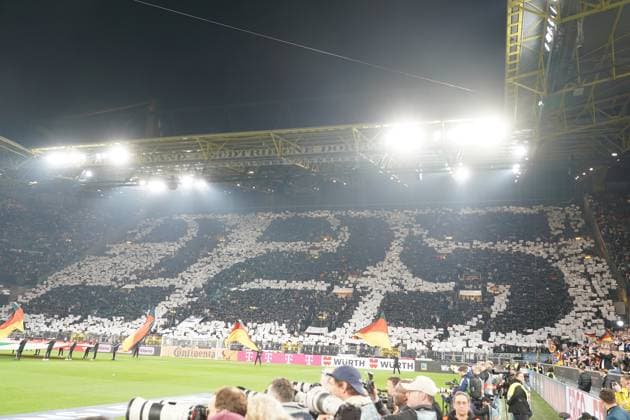 Choreo zu 125 Jahre DFB - Dortmund 23.03.2025: Deutschland vs. Italien, UEFA Nations League Viertelfinale Rückspiel, Signal Iduna Park