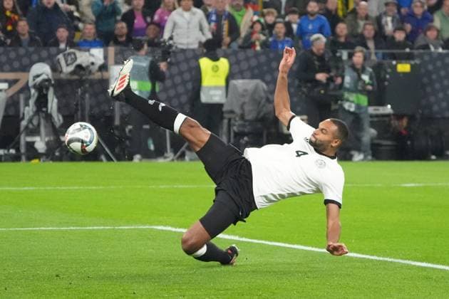 Fast ein Eigentor von Jonathan Tah (Deutschland Germany, 4) - Dortmund 23.03.2025: Deutschland vs. Italien, UEFA Nations League Viertelfinale Rückspiel, Signal Iduna Park