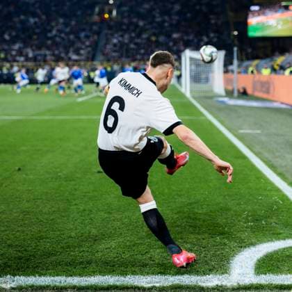 Signal-Iduna-Park, Dortmund, 23.03.2025: Joshua Kimmich of Germany shots a corner kick during the UEFA Nations League Quarterfinal Match Germany v Italia.