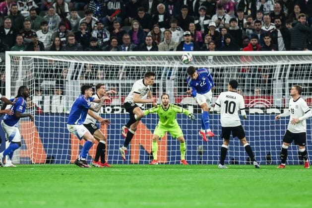 Fussball, UEFA Nations League Saison 2024 2025 Viertelfinale, Rückspiel Deutschland - Italien 23.03.2025, SIGNAL IDUNA PARK Nico Schlotterbeck (Deutschland, 15) Giovanni Di Lorenzo (Italien, 22) Dortmund SIGNAL IDUNA PARK Nordrhein-Westfahlen Deutschland