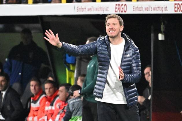 23.03.2025, xsltx, Fussball UEFA Nations League, Deutschland - Italien v.l. Trainer Julian Nagelsmann (Deutsche Fussball Nationalmannschaft DFB) gibt Anweisungen, gestikuliert, mit den Armen gestikulieren gives instructions, gesticulate (DFL DFB REGULATIONS PROHIBIT ANY USE OF PHOTOGRAPHS as IMAGE SEQUENCES and or QUASI-VIDEO) Dortmund