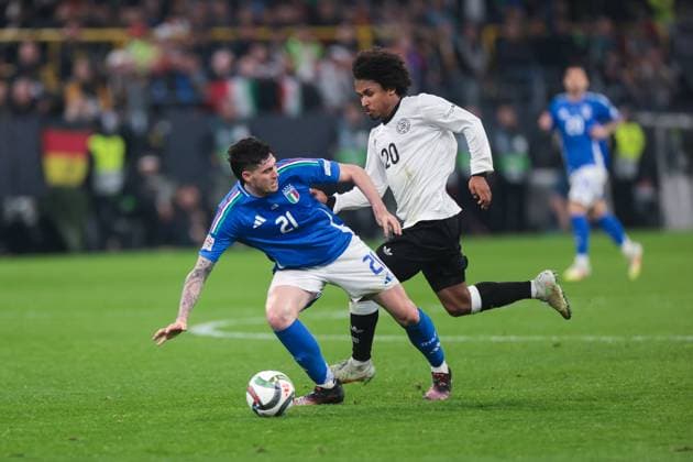 22.03.2025, UEFA Nations League, Viertelfinale, Rueckspiel, Deutschland - Italien, v. l. Alessandro Bastoni (Italien), Karim Adeyemi (Deutschland), Dortmund Signal Iduna Park NRW Deutschland xRHR-FOTO DEx Copyright: DennisxEwert RHR-FOTOx RHR-FOTO DE
