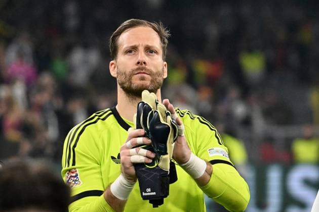 23.03.2025, xsltx, Fussball UEFA Nations League, Deutschland - Italien v.l. Jubel, Freude über den Sieg Oliver Baumann (Deutsche Fussball Nationalmannschaft DFB) (DFL DFB REGULATIONS PROHIBIT ANY USE OF PHOTOGRAPHS as IMAGE SEQUENCES and or QUASI-VIDEO) Dortmund