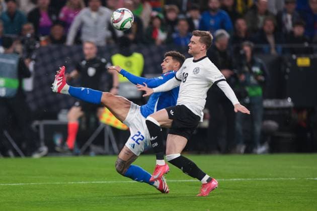 22.03.2025, UEFA Nations League, Viertelfinale, Rueckspiel, Deutschland - Italien, v. l. Giovanni Di Lorenzo (Italien), Maximilian Mittelstädt (Deutschland), Dortmund Signal Iduna Park NRW Deutschland xRHR-FOTO DEx Copyright: DennisxEwert RHR-FOTOx RHR-FOTO DE
