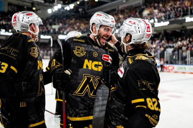 Sport Themen der Woche KW12 SPORT Bilder des Tages 23.03.2025 - Eishockey - Saison 2024 2025 - Penny DEL - Playoff Viertelfinale - Nürnberg Ice Tigers Icetigers - ERC Ingolstadt - ThHa - xthxhax - Constantin Braun (90, Nürnberg Ice Tigers, NIT ) Hayden Shaw (82, Nürnberg Ice Tigers, NIT ) Jubel, Freude *** 23 03 2025 Ice Hockey Season 2024 2025 Penny DEL Playoff Quarterfinals Nuremberg Ice Tigers Ice Tigers ERC Ingolstadt ThHa xthxhax Constantin Braun 90, Nuremberg Ice Tigers, NIT Hayden Shaw 82, Nuremberg Ice Tigers, NIT Cheers, joy