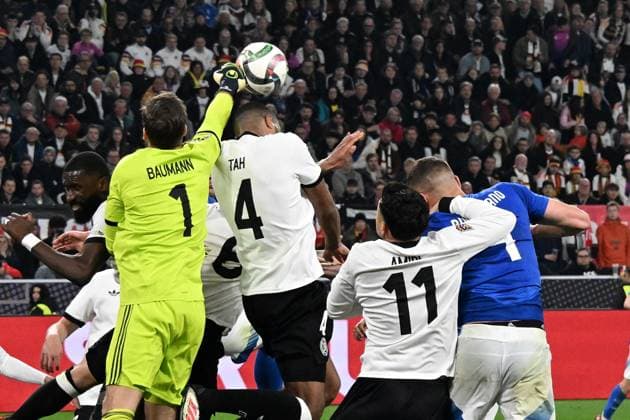 23.03.2025, xsltx, Fussball UEFA Nations League, Deutschland - Italien v.l. Oliver Baumann (Deutsche Fussball Nationalmannschaft DFB) Jonathan Tah (Deutsche Fussball Nationalmannschaft DFB) Nadiem Amiri (Deutsche Fussball Nationalmannschaft DFB) Alessandro Buongiorno (Italien) (DFL DFB REGULATIONS PROHIBIT ANY USE OF PHOTOGRAPHS as IMAGE SEQUENCES and or QUASI-VIDEO) Dortmund
