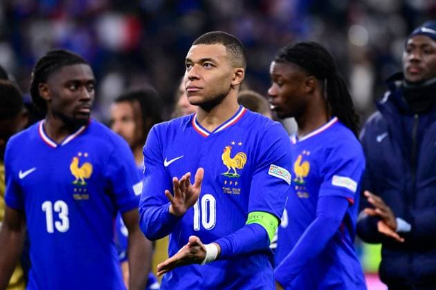 FOOTBALL : France vs Croatie - Ligue des Nations - 23 03 2025 Kylian Mbappe ( 10 - France ) applauds the fans following the UEFA Nations League match between France and Croatia at Stade de France on March 23, 2025 in Paris, France. ( Photo by Dante Badano PsnewZ ) - ParisFrance  Copyright: xDantexBadanox