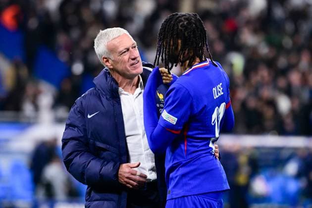 FOOTBALL : France vs Croatie - Ligue des Nations - 23 03 2025 Didier Deschamps ( coach France ) celebrates with Michael Olise ( 11 - France ) following the UEFA Nations League match between France and Croatia at Stade de France on March 23, 2025 in Paris, France. ( Photo by Dante Badano PsnewZ ) - ParisFrance  Copyright: xDantexBadanox