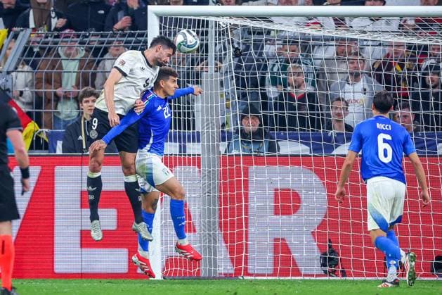 23.03.2025, Fußball, Viertelfinale UEFA Nations League, Deutschland - Italien, Signal Iduna Park, Saison 2024 2025: Kopfballtor Tor zum 3:0 durch Torschütze Tim Kleindienst (GER 09) DFB regulations prohibit any use of photographs as image sequences and or quasi-video. Nordrhein-Westfalen Deutschland
