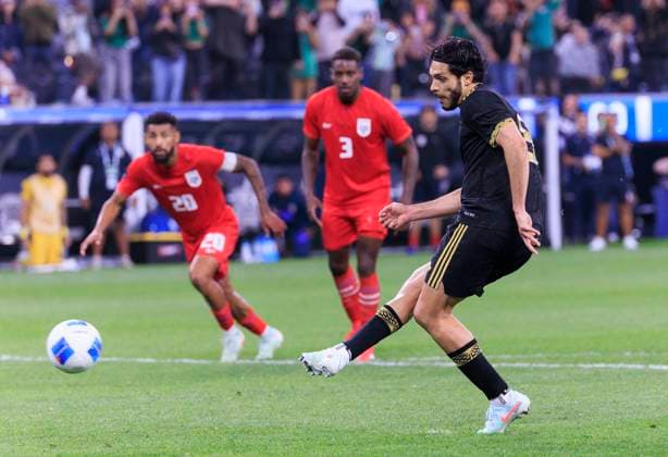 March 23, 2025, Inglewood, California, USA: Raul Jimenez 9 of Mexico scores a goal with a penalty kick during the CONCACAF Nations League Cup Final game against Panama on Sunday March 23, 2025 at SoFi Stadium in Inglewood, California. Mexico defeats Panama, 2-1. Mexico wins CONCACAF Nations League Cup. ARIANA RUIZ PI Inglewood USA - ZUMAp124 20250323_zaa_p124_107 Copyright: xArianaxRuizx