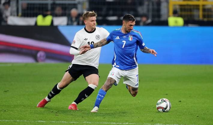 Maximilian Mittelstädt, Jonathan Burkardt Zweikampf Spielszene Aktion Fußball Fussball Nations League Länderspiel Nationalmannschaft DFB Herren Saison 2024 2025 23.03.2025 Deutschland GER vs. Italien ITA DFL regulations prohibit any use of photographs as image sequences and or quasi-video.