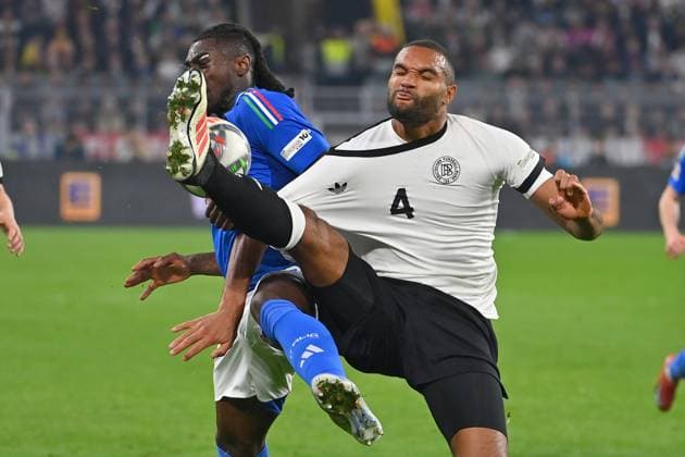 Jonathan Tah (GER), Aktion,Zweikampf gegen Moise KEAN (ITA). Fussball Nations League Viertelfinale Deutschland (GER) - Italien (ITA) 3-3 am 23.03.2025, Signal Iduna Park