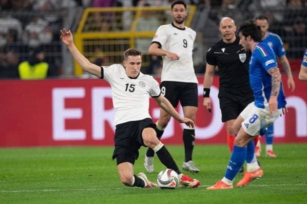 Nico SCHLOTTERBECK (GER) gegen Sandro TONALI (ITA) Aktion, Zweikampf, Fussball UEFA Nations League Viertelfinale, Round of 8, Deutschland (GER) - Italien (ITA) 3-3 am 23.03.2024 im Signal Iduna Park Dortmund,