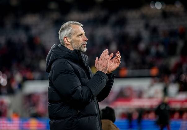Leipzigs Cheftrainer Trainer Coach Marco Rose beim Schlussjubel mit den Fans. Fussball 1. Bundesliga, 26. Spieltag: RB Leipzig - Borussia Dortmund 2:0. 15. Maerz 2025: Leipzig, Red Bull Arena. RB Leipzig - Borussia Dortmund 2:0 *** Leipzig head coach Coach Marco Rose celebrating with the fans Football 1 Bundesliga, Matchday 26 RB Leipzig Borussia Dortmund 2 0 15 March 2025 Leipzig, Red Bull Arena RB Leipzig Borussia Dortmund 2 0
