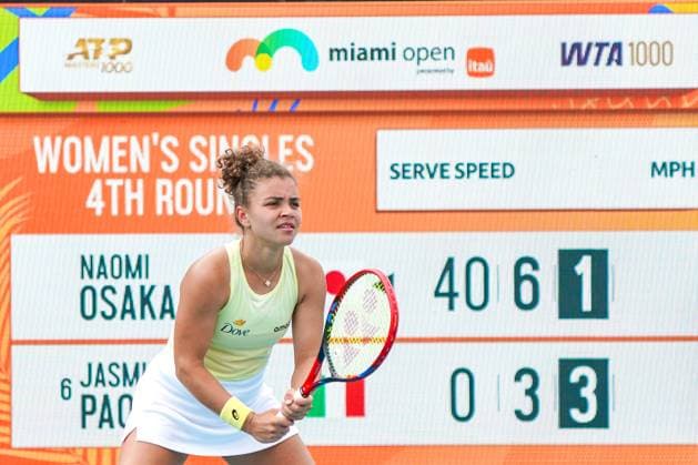 March 24, 2025, Miami, Florida, USA: Jasmine Paolini (ITA) waits for the serve from Naomi Osaka (not pictured) during the women s singles fourth round match at the 2025 Miami Open presented by Itau at Hard Rock Stadium. Miami USA - ZUMAw109 20250324_fap_w109_018 Copyright: xDebbyxWongx