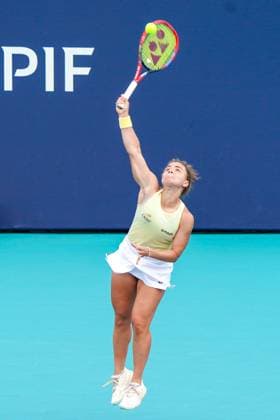 March 24, 2025, Miami, Florida, USA: Jasmine Paolini (ITA) serve to Naomi Osaka (not pictured) during the women s singles fourth round match at the 2025 Miami Open presented by Itau at Hard Rock Stadium. Miami USA - ZUMAw109 20250324_fap_w109_020 Copyright: xDebbyxWongx