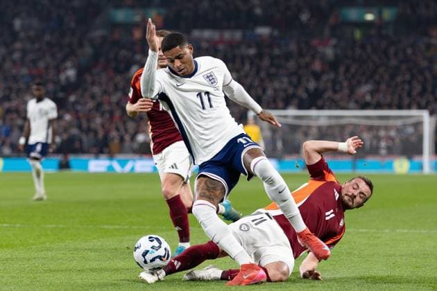 Football; 2026 FIFA World Cup, WM, Weltmeisterschaft, Fussball European Qualifiers; England vs Latvia; Wembley Stadium, Monday 24th March 2025; Roberts Savalnieks of Latvia tackles Marcus Rashford of England, penalty check 24 Mar 2025 UEFA Qualification, 1st Round: Group K, England versus Latvia Editorial use only  Copyright: xIanxStephen Shutterstockx 15220701g