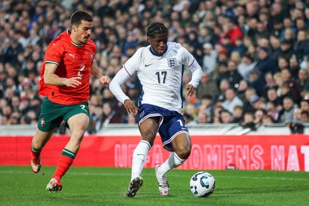 England Under 21s vs Portugal Under 21s Under 21 International Friendly, Länderspiel, Nationalmannschaft Rodrigo Pinheiro of Portugal U21s races after Sam Iling-Junior of England U21s during the Under 21 International Friendly match between England and Portugal at The Hawthorns in West Bromwich, England, on March 24, 2025. West Bromwich West Midlands  Copyright: xMIxNewsx originalFilename:fletcher-englandu250324_np0LN.jpg