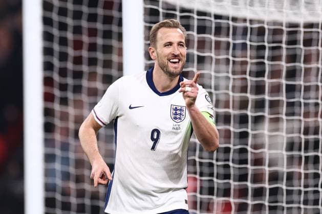 Sport Themen der Woche KW13 England v Latvia 24 March 2025, London - World Cup European Qualifiers - England v Latvia - Harry Kane of England celebrates their second goal - Photo: Jacques Feeney Offside. London UK *** England gegen Lettland 24. März 2025, London World Cup European Qualifiers England gegen Lettland Harry Kane von England feiert sein zweites Tor Foto Jacques Feeney Offside London UK  Copyright: xJacquesxFeeneyx xOffsidexOffside