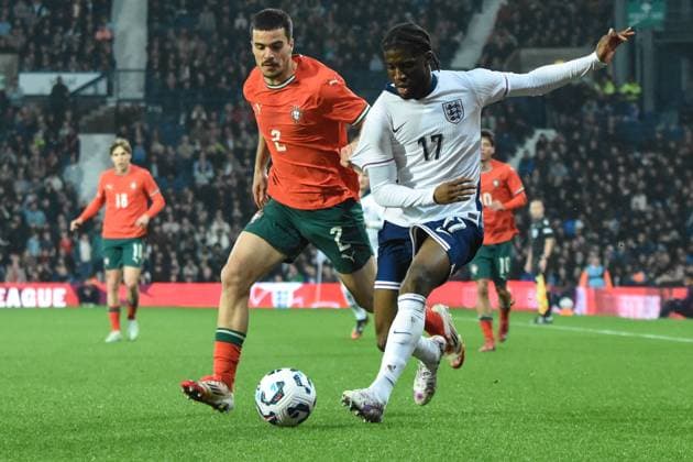 England U21, U 21 v Portugal U21, U21 national team, Nationalteam Friendly, Football, The Hawthorns, Birmingham, UK - 24 March 2025 Samuel Iling-Junior of England U21 on the ball pursued by Rodrigo Pinheiro of Portugal U21 Birmingham The Hawthorns Birmingham GBR, UK NEWSPAPERS OUT Copyright: xRichardxBowcottx