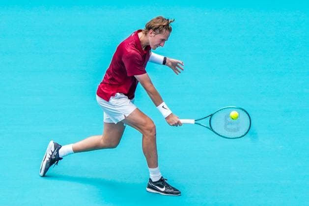 March 25, 2025, Miami, Florida, USA: Sebastian Korda (USA) returns a shot from Gael Monfils (not pictured) during the men s singles fourth round match at the 2025 Miami Open presented by Itau at Hard Rock Stadium. Miami USA - ZUMAw109 20250325_fap_w109_020 Copyright: xDebbyxWongx