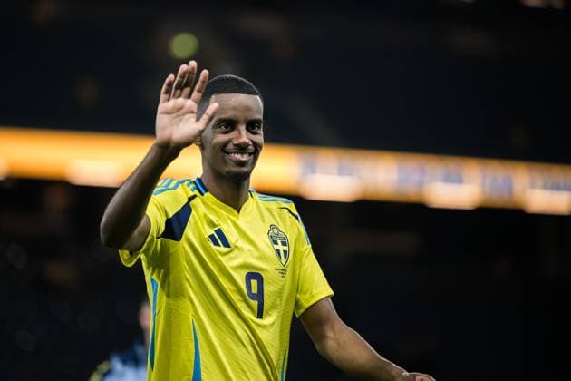 250325 Alexander Isak of Sweden celebrates after the International Friendly, Länderspiel, Nationalmannschaft football match between Sweden and Northern Ireland on March 25, 2025 in Stockholm. Photo: Maxim Thore BILDBYRAN kod MT JM0666 bbeng fotboll football soccer fotball träningslandskamp international friendly sverige sweden sverige a northern ireland nordirland bbauto jubel Copyright: MAXIMxTHORE BB250325MT080