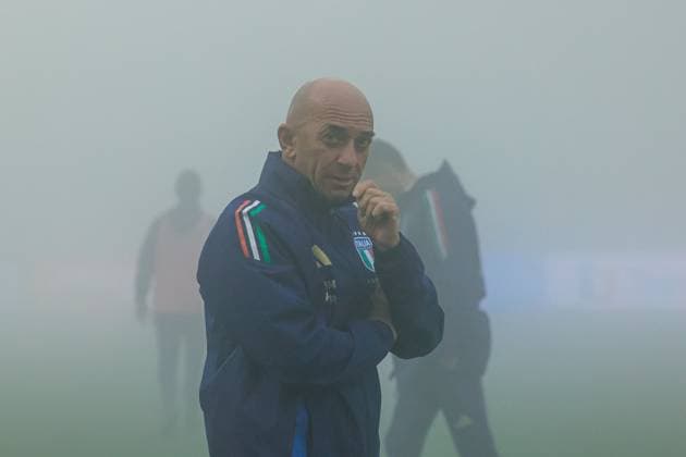 Catanzaro, Italy, 25th March 2025, Nicola Ceravolo Stadium: The race was suspended due to fog and then resumed after some time during the UEFA Under-19 Championship 2025, Elite Round, Group 5, match between Italy and France at Nicola Ceravolo Stadium, Italy. Francesco Farina SPP (FRANCESCO FARINA SPP) Copyright: xFRANCESCOxFARINAx xSPPx spp-en-FrFa-_O2A4251
