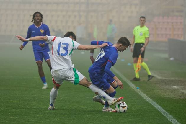 Catanzaro, Italy, 25th March 2025, Nicola Ceravolo Stadium: Mathys Detourbet (17 France) in action during the UEFA Under-19 Championship 2025, Elite Round, Group 5, match between Italy and France at Nicola Ceravolo Stadium, Italy. Francesco Farina SPP (FRANCESCO FARINA SPP) Copyright: xFRANCESCOxFARINAx xSPPx spp-en-FrFa-_O2A4122