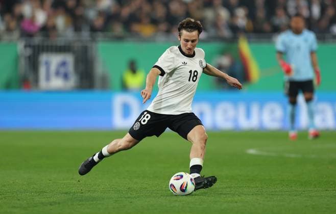 25.03.2025, Fussball U21, U 21 Junioren Freundschaftsspiel, Deutschland U21 - Spanien U21, v.l., Rocco Reitz (Deutschland U21) DFL DFB REGULATIONS PROHIBIT ANY USE OF PHOTOGRAPHS AS IMAGE SEQUENCES AND OR QUASI-VIDEO. xdcx Copyright: HMBxMedia Claus