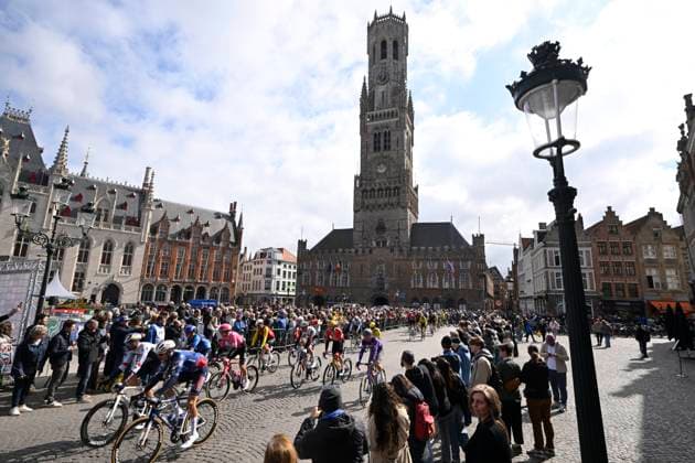 Classic Brugge De Panne 2025 cycling race DE PANNE, BELGIUM - MARCH 26 : illustration picture of the start Grote-Markt Brugge during the Men Elite UCI World Tour 49th Classic Brugge De Panne cycling race with start in Brugge and finish in De Panne (195,6 km) on March 26, 2025 in De Panne, Belgium, 26 03 2025 ( Motordriver Kenny Verfaillie & De Panne Belgium  Copyright: xNicoxVereeckenx