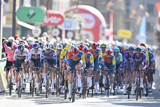 Classic Brugge De Panne 2025 cycling race DE PANNE, BELGIUM - MARCH 26 : Declercq Tim (BEL) of Lidl - Trek leading the peloton during the Men Elite UCI World Tour 49th Classic Brugge De Panne cycling race with start in Brugge and finish in De Panne (195,6 km) on March 26, 2025 in De Panne, Belgium, 26 03 2025 ( Motordriver Kenny Verfaillie & De Panne Belgium  Copyright: xJanxDexMeuleneirx