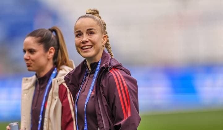 FRA, Lyon, Olympique Lyon vs FC Bayern München, Women s Champions League, Fussball, UEFA, Spielzeit 2024 2025, Groupama Stadium, Viertelfinale, im Bild: Giulia Gwinn (FC Bayern München Frauen 7) vor dem Spiel gegen Lyon DFB DFL REGULATIONS PROHIBIT ANY USE OF PHOTOGRAPHS AS IMAGE SEQUENCES AND OR QUASI-VIDEO, 26.03.2025, Copyright: HMBxMedia HendrikxHamelau