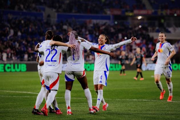Lyon, France Kadidiatou Diani (11 Olympique Lyonnais) Tabitha Chawinga (22 Olympique Lyonnais) Selma Bacha (4 Olympique Lyonnais) celebrate after scoring during the UEFA Womens Champions League quarter-final game between Olympique Lyonnais and Bayern Munich at Groupama Stadium in Lyon, France. (Pauline Figuet SPP) Copyright: xPaulinexFiguetx xSPPx spp-en-PaFiSp-PF_OLFCB2727