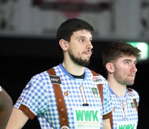 von links Djorde ILIC (Herrsching), Jannes WIESNER (Herrsching), nach der Niederlage, He-Volleyballl, Bundesliga, 2024 25, 26.03.25, playoff Viertelfinale, zweites Spiel, WWK Volleys Herrsching vs Heilios GRIZZLYS Giesen, BMW Park, Muenchen, Copyright: WolfgangxFehrmann
