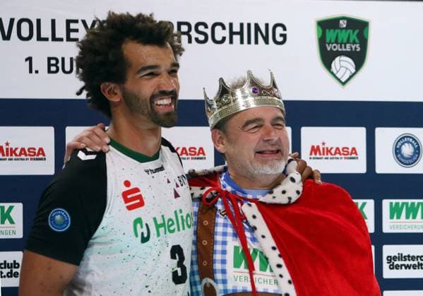 links MVP Michiel AHYI (Giesen), He-Volleyballl, Bundesliga, 2024 25, 26.03.25, playoff Viertelfinale, zweites Spiel, WWK Volleys Herrsching vs Heilios GRIZZLYS Giesen, BMW Park, Muenchen, Copyright: WolfgangxFehrmann