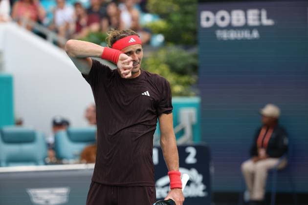 March 26, 2025, Miami Gardens, Florida, United States Of America: MIAMI GARDENS, FLORIDA - MARCH 26: Arthur Fils of France defeats Alexander Zverev of Germany in the quarter finals of the men s singles at the Miami Open at the Hard Rock Stadium on March 26, 2025 in Miami Gardens, Florida....People: Alexander Zverev Miami Gardens United States Of America - ZUMAs214 20250326_ada_s214_317 Copyright: xSMGx