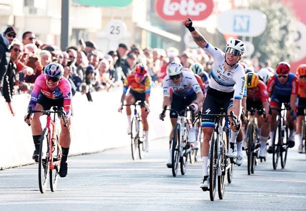 Sport Bilder des Tages Dutch Lorena Wiebes of SD Worx-Protime wins ahead of Italian Chiara Consonni of Canyon SRAM zondacrypto in the Classic Brugge-De Panne women s elite one-day cycling race, 152,7 km from Brugge to De Panne, Thursday 27 March 2025. KURTxDESPLENTER  x116234046x