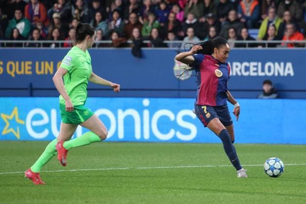 Tor zum 1:0 fuer Barcelona: Salma Paralluelo (Barcelona 7), ESP, FC Barcelona, Barca - VfL Wolfsburg, Fussball, Champions-League der Frauen, Viertelfinale, Rueckspiel, Saison 2024 2025, 27.03.2025 ESP, FC Barcelona - VfL Wolfsburg, Fussball, Champions-League der Frauen, Viertelfinale, Rueckspiel, Saison 2024 2025, 27.03.2025 Barcelona Copyright: xEibner-Pressefoto JoergxNiebergax EP_JNL