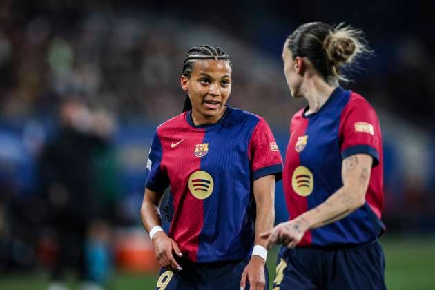 FC Barcelona, Barca Vs Vfl Wolfsburg - Womens UEFA Champions League 2024 25 Quarter - Final Vicky Lopez of FC Barcelona talks with Maria Leon Mapi of FC Barcelona during the Women s UEFA Champions League 2024 25 Quarter-final match between FC Barcelona and Vfl Wolfsburg at Johan Cruyff Stadium in Barcelona, Spain, on March 27, 2025. Sant Joan Despi Spain  Copyright: xGongorax originalFilename:bonilla-fcbarcel250327_npFSS.jpg