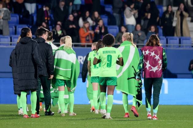 Enttaeuschte Wolfsburgerinnen, ESP, FC Barcelona, Barca - VfL Wolfsburg, Fussball, Champions-League der Frauen, Viertelfinale, Rueckspiel, Saison 2024 2025, 27.03.2025 ESP, FC Barcelona - VfL Wolfsburg, Fussball, Champions-League der Frauen, Viertelfinale, Rueckspiel, Saison 2024 2025, 27.03.2025 Barcelona Copyright: xEibner-Pressefoto JoergxNiebergax EP_JNL