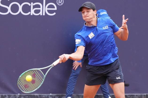 NAPLES, ITALY - MARCH 27 :Luciano Darderi during the ATP, Tennis Herren Challenger Tour match between Sumit Nagal (India )and Luciano Darderi (Italy)on March 27, 2025 in Naples, Italy Copyright: xFOTOAGENZIAx