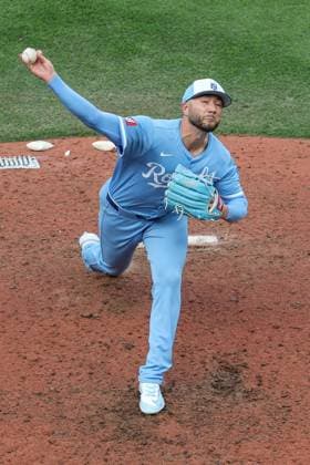 MLB, Baseball Herren, USA 2025: Guardians Vs Royals MAR 27 March 27, 2025: Kansas City Royals relief pitcher Lucas Erceg (60) pitches against the Cleveland Guardians during the seventh inning on opening day of an MLB baseball game at Kauffman Stadium in Kansas City, MO. David Smith CSM (Credit Image: Â David Smith Cal Media) Kansas City Mo United States of America EDITORIAL USE ONLY Copyright: xx ZUMA-20250327_zma_c04_342.jpg DavidxSmithx csmphotothree369305